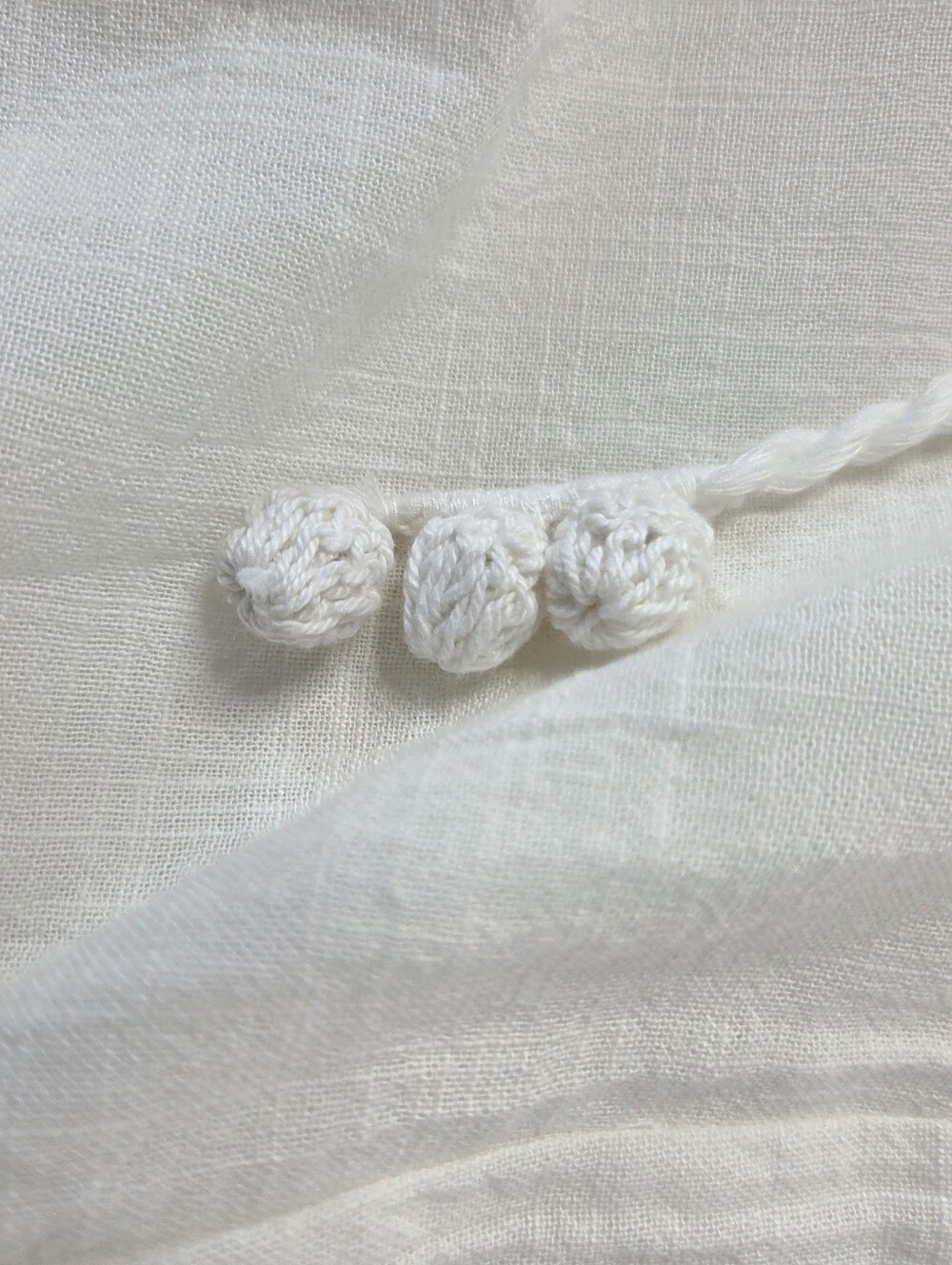 Jennifer And Grace White Embroidered Peasant Blouse - Picture 8 of 9